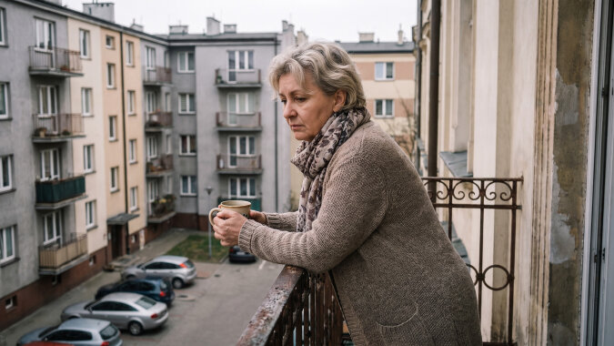 Po śmierci ojca poszłyśmy z siostrą do notariusza. Myślałam, że dzielimy po połowie. Notariusz odczytał, że mieszkanie ojciec darował siostrze jeszcze w 2019 - była przy tym, podpisała. Siedziała obok mnie i milczała