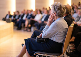 Babcia powtarzała, że jej "szkoły zjadła wojna z życiem". Na maturze z polskiego trafił mi się temat: osoba, która nauczyła cię najwięcej. Napisałam o niej. Wczoraj komisja czytała moją pracę na wojewódzkiej gali