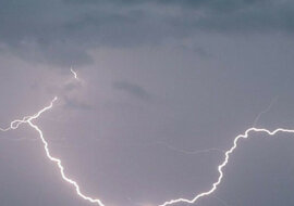 Potężny piorun uderza w Pomnik Waszyngtona – to epickie wideo