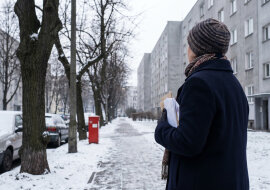 Mąż zmarł, a ja dalej dostawałam jego pocztę. W grudniu przyszła kartka świąteczna z Gdańska, podpisana "Twoja Hania i nasze wnuki"