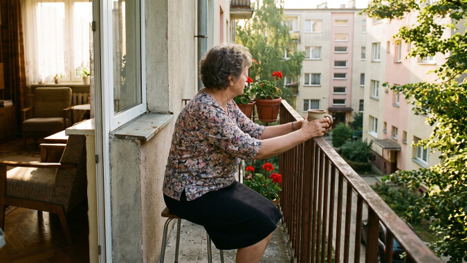 Córka poprosiła, żebym przenocowała jej koleżankę z pracy - "na miesiąc, póki znajdzie coś swojego". W środę sąsiadka zapytała, czy córka "oddaje mi chociaż połowę z tego tysiąca, bo Magda mówiła, że płaci jej co miesiąc"