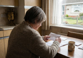 Sąsiadka poprosiła, żebym poręczyła jej weksel - potrzebowała na pilną naprawę dachu. Po trzech miesiącach sprzedała dom i wyjechała do córki w Irlandię.