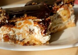 Błyskawiczne ciasto twarogowe bez pieczenia. Ciasto okazuje się niesamowicie kruche, soczyste i bardzo aromatyczne