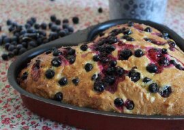 Aromatyczne puszyste ciasto z czarną porzeczka. Pycha