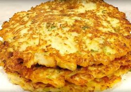 Proste i zdrowe śniadanie z warzywami, zieloną cebulką i serem w 15 minut