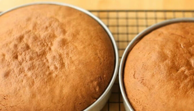 Ciasto miodowe dla leniwych: nie trzeba nawet rozwałkowywać ciasta