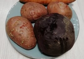 Przestałam gotować warzywa do sałatki - znalazłam łatwiejszy sposób. Warzywa w sałatce będą jeszcze smaczniejsze