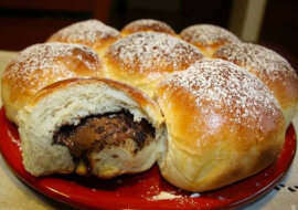 Miękkie bułeczki z czekoladowym nadzieniem - aromatyczne i w miarę słodkie