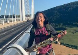 Skateboardzista skaczący z najwyższego mostu na świecie: wideo