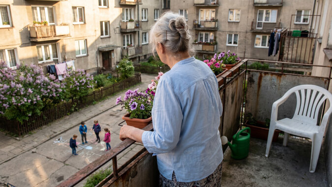 Syn powiedział, że moje mieszkanie jest za duże dla jednej osoby i że "grzech marnować takie metry". Zaproponował zamianę - ja do jego kawalerki, on do mojego trzypokojowego