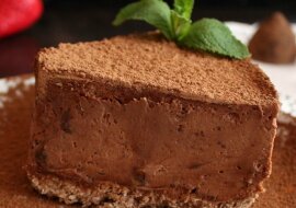 „Trufla  Ewy”! Bardzo czekoladowo, bardzo delikatnie, od razu rozpływa się…