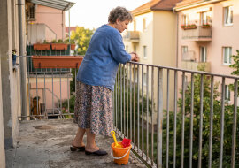 Córka poprosiła, żebym wzięła wnuki na weekend, bo z mężem muszą coś załatwić. Przyjechała w piątek z trzema walizkami, pudłem zabawek i psem. W niedzielę napisała, że "coś się przeciągnęło"