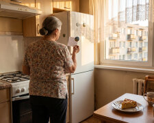Córka zadzwoniła, że mąż ją zostawił i potrzebuje pieniędzy na prawnika. Przelałam cztery tysiące następnego dnia. Po miesiącu okazało się, że się pogodzili. O pieniądzach na prawnika nikt nie wspomniał