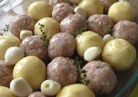 Klopsiki z ziemniakami. Przygotowanie nie wymaga zbyt wiele wysiłku