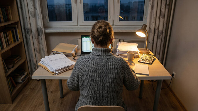 Przez 15 lat robiłam za darmo księgowość w firmie szwagra. Kiedy powiedziałam, że chcę za to pieniądze, usłyszałam: "Ale przecież to rodzina". Na następne święta nie dostałam zaproszenia
