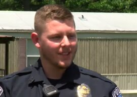 Uratowanie duszącego się dziecka przez policjanta w USA zostało złapane na wideo