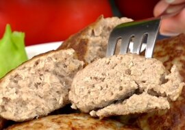 Kotlety z trzech rodzajów mięs. Przepis na soczyste i delikatne kotlety