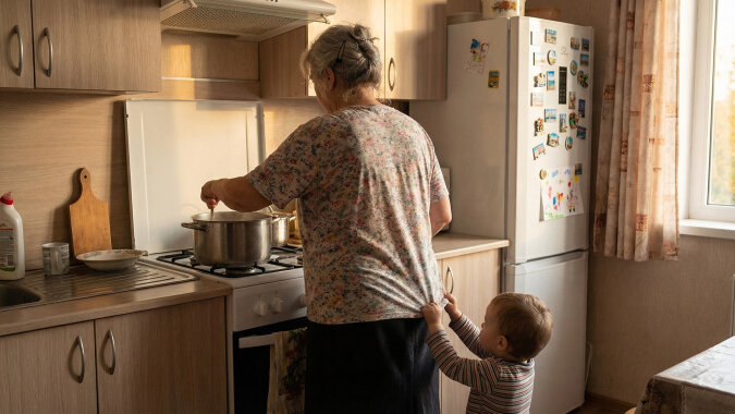 Pilnuję wnuków od poniedziałku do piątku, bo synowa pracuje na zmiany. Kiedy powiedziałam, że chcę w wakacje pojechać do sanatorium, syn odpowiedział: "Mamo, to nie jest dobry moment. Może za rok". Tak mówi od trzech lat