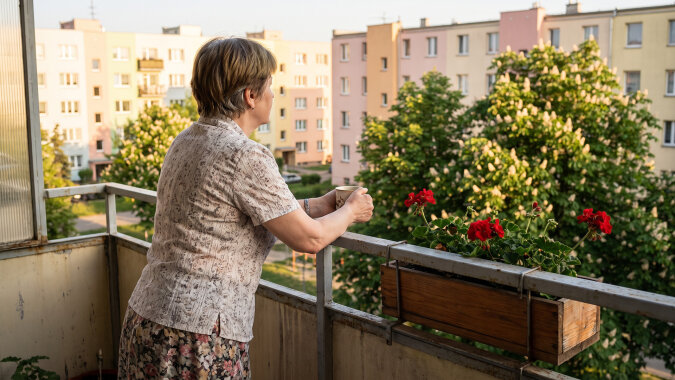 Mąż odszedł czternaście lat temu. W piątek zadzwoniła pielęgniarka z Włocławka: przywieźli go z udarem, a w dokumentach osobą do kontaktu wciąż jestem ja. Podyktowałam numer jego siostry; oddzwonili przed wieczorem, bo siostra nie odbiera