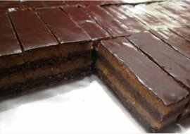 Ciasto orzechowe bez pieczenia - bajaderka się przy nim chowa