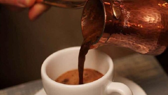 Kawa grecka została uznana za najzdrowszą kawę na świecie. Oto przepis na najzdrowszą kawę po grecku