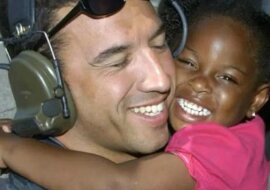 Mężczyzna znalazł dziewczynkę, którą uratował 10 lat temu, aby jej podziękować