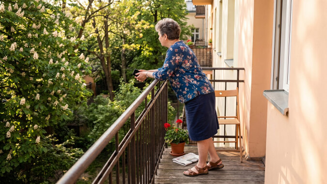 Dwa lata temu dałam córce czterdzieści tysięcy na zadatek - "oddamy zaraz po kredycie, mamo". Kredyt dostali, mieszkanie urządzili, w maju byli na Krecie. Na imieninach zięć żartował przy wszystkich