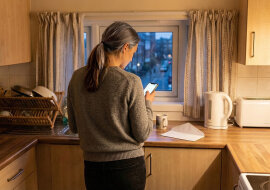 Pożyczyłam koleżance z pracy 3 tysiące na leczenie zęba. Oddawała po 200 złotych miesięcznie, a potem nagle przestała. Tydzień później zobaczyłam na jej zdjęcia z długiego weekendu