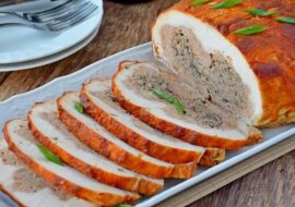 Świąteczny kurczak z wieprzowiną, fasolą i grzybami