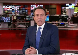 Prezenter BBC rozbawił sieć zwykłym ziewnięciem - wszystko to wydarzyło się na żywo