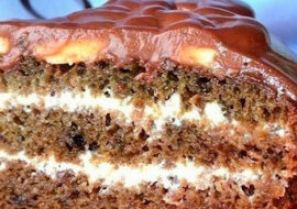 Tort na kefirze z dżemem. Bardzo pyszny i prosty