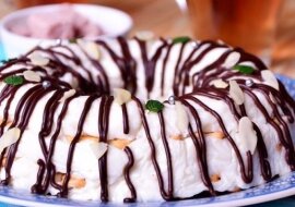 Proste ciasto z krakersami i śmietaną. Bez pieczenia