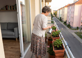 Pilnuję wnuków od trzech lat w każdy wtorek i czwartek. Kiedy zapytałam, czy mogłabym czasem przyjść po prostu w odwiedziny, synowa przysłała mi link do rodzinnego kalendarza: „wpisz się w wolny termin"