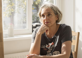 Wyjechał do pracy za granicę, nie odbierał telefonów, zniknął. Dokładnie rok później stanął w progu i powiedział: "Przepraszam, ale musisz mnie wysłuchać"