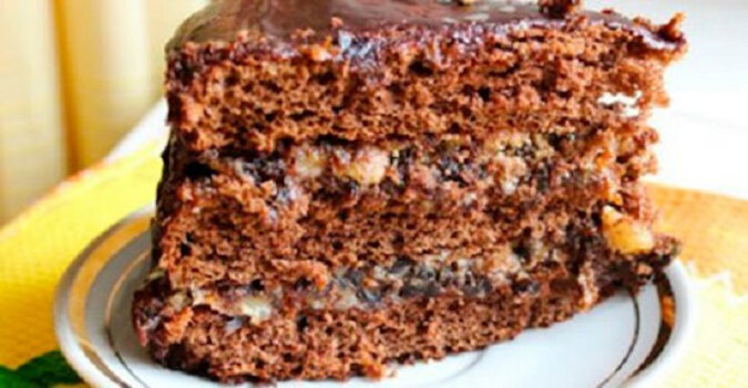 Cudowne ciasto „Suszone śliwki w czekoladzie” – proste i bardzo smaczne