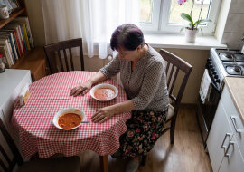 We wrześniu przyszedł kominiarz z dorocznym przeglądem. Ucieszył się na widok męża, że drugi raz w tym tygodniu się widzą - w piątek robił przegląd "u pana", na Konopnickiej. Mąż mówi, że na Konopnickiej "nikogo nie zna"