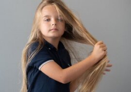 Dziewięcioletni chłopiec obciął włosy po raz pierwszy w życiu. Jak on teraz wygląda