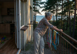 Córka zaprosiła mnie na tydzień nad Bałtyk. Ucieszyłam się jak dziecko. Pierwszego dnia zostawili mi wnuki i pojechali we dwoje do Sopotu