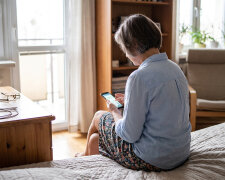 Mąż umarł w środę. W niedzielę jego telefon zawibrował na komodzie: "Czekałam w piątek dwie godziny. Mogłeś chociaż napisać". Kontakt był zapisany jedną literą: M.