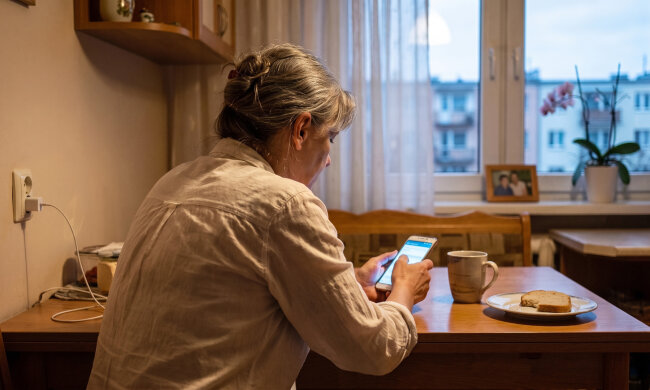 Mąż umarł we wtorek. W piątek jego telefon dostał wiadomość: "Kochanie, mam wynik - pozytywny"