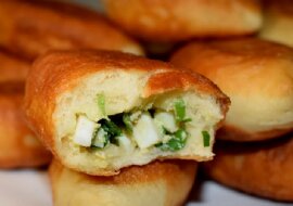 Poznaj sztuczkę z kuchenką mikrofalową, dzięki której ciasto drożdżowe wyrasta lepiej i szybciej