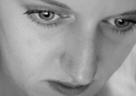 Przez pomyłkę wysłał SMS-a do żony zamiast do kolegi. „Aśka jest tłusta. Przytyła po ciąży”