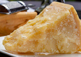 Parmezan to najbardziej zdrowy rodzaj sera. Oto dlaczego