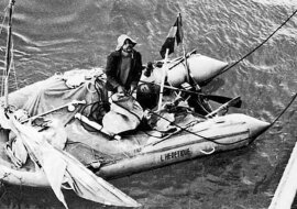 Niesamowita historia Alaina Bombarda, który przemierzył Ocean Atlantycki malutkim pontonem. Bez jedzenia i wody