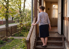 Trzynaście lat temu mąż wyprowadził się do koleżanki z pracy i zostawił mnie z kredytem na dom. Spłaciłam go sama, co do złotówki. W zeszłym tygodniu zadzwonił
