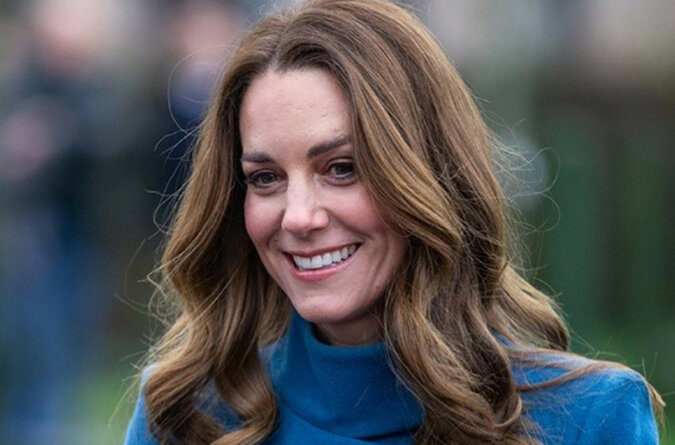„Niesamowita królowa bogini!”: Kate Middleton zachwyciła fanów idealną figurą w obcisłej bluzce i dżinsach