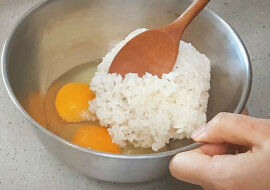 Połącz ryż z jajkami - proste i zaskakująco smaczne danie