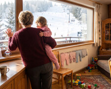 Syn zabrał mnie na ferie do Białki Tatrzańskiej - "mama odpocznie w górach, mamy apartament z sauną". Na stoku nie byłam ani razu: od ósmej do szesnastej siedziałam z małą w apartamencie