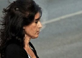 Natalia mieszka na wsi i wytykana jest palcami. Sam proboszcz robi znak krzyża, gdy ją mija