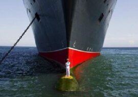 Statek Queen Mary 2 i jego kapitan Kevin Opry